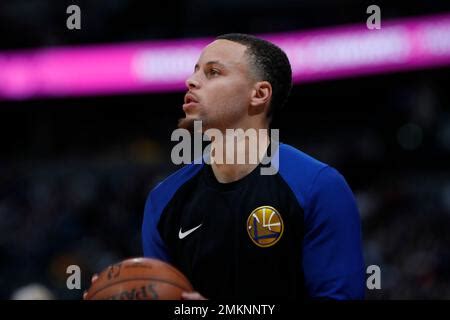 Golden State Warriors guard Stephen Curry displays his 'wingspan ...