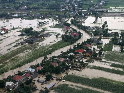 Riscuri Naturale Si Antropice Inundatiile Din Romania Din Anul