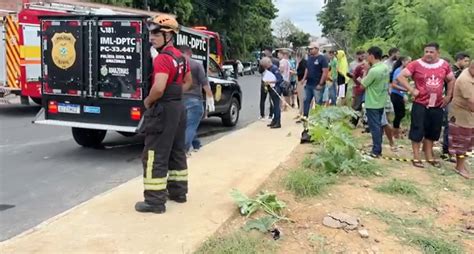 Mist Rio Corpo De Mulher Sem As Roupas Encontrado Dentro De Carrinho