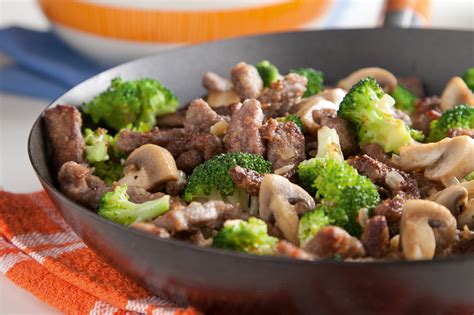 Receta de Salteado de carne y brócoli LA NACION