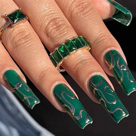 Emerald Green Nails Gorgeous Looks And Ideas To Try Emerald