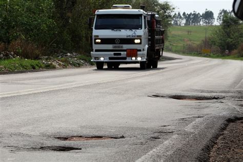 Buracos Em Excesso No Trecho Entre Cianorte E Tapejara Geram