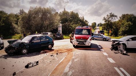 Sieniawa Wypadek Na Skrzy Owaniu Dk