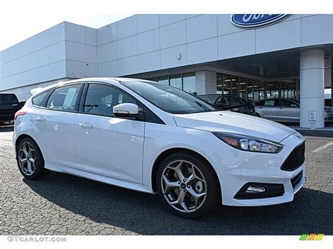 2017 Oxford White Ford Focus ST Hatch 118434702 Photo 6 GTCarLot