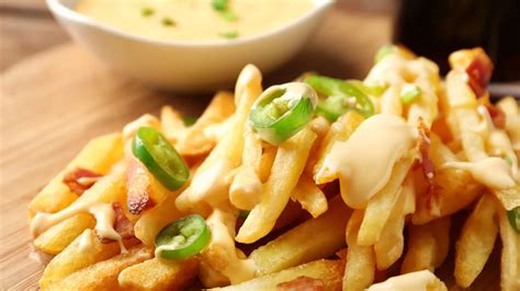 Frites au fromage chargées | Epicure.com