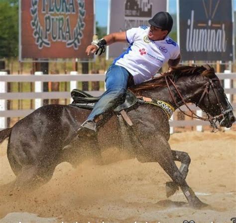 Blog Do Edy Morre Em Aiuaba Professor E Vaqueiro Campe O De Vaquejadas