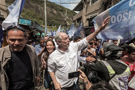 Ciro Gomes anuncia pronunciamento mas não vai pronunciar nada de novo