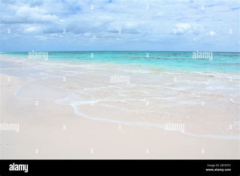 Paradise Beach On Eleuthera Island Bahamas Stock Photo Alamy