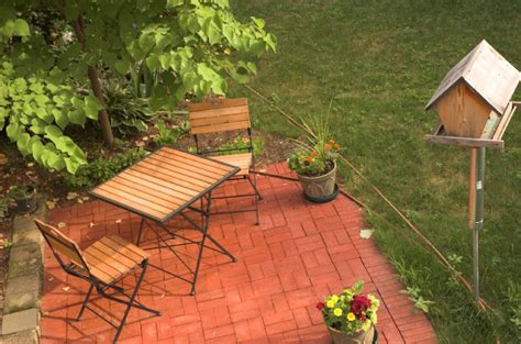 How To Build A Small Backyard Patio Dengarden