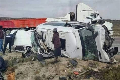 Accidente automovilístico deja cinco muertos y 16 heridos