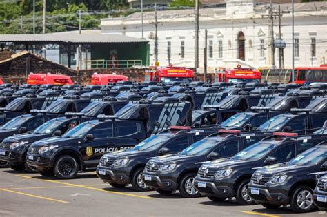 Governo do Estado entrega 148 novas viaturas para as forças de