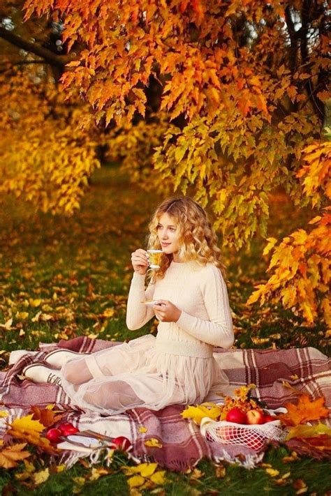 Pin by СТЕЛЛА ЛАНЕВСКАЯ on ОСЕННИЙ ПИКНИК Fall photoshoot Autumn