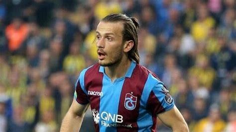 Trabzonspor un orta sahası Abdülkadir Parmak tan Olay Paylaşım