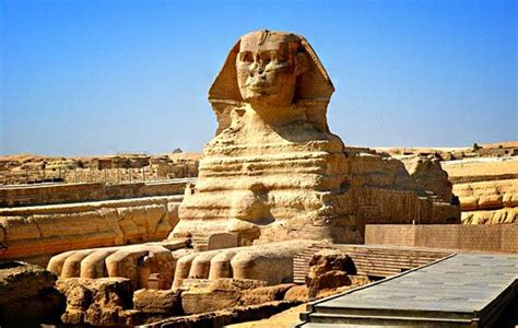 La Grande Sfinge Di Giza Una Scultura Di Pietra Calcarea Situata