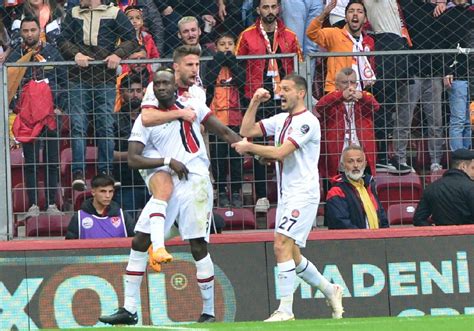 Lider Galatasaray Goll Ma Ta Karag Mr K E Tak Ld S Zc