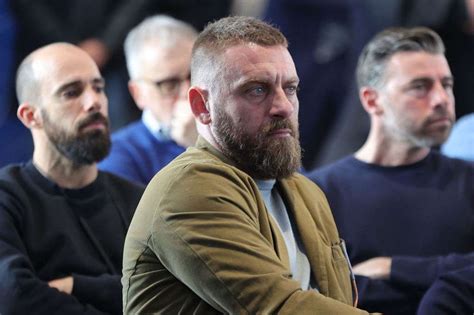 Daniele De Rossi Saapui As Roman Per Simeen Asetti Yhden Vaatimuksen