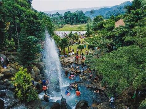 Taman Batu Purwakarta Wisata Air Alami Untuk Rekreasi Keluarga