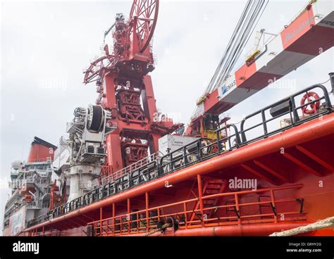 Pipelay Ship High Resolution Stock Photography And Images Alamy