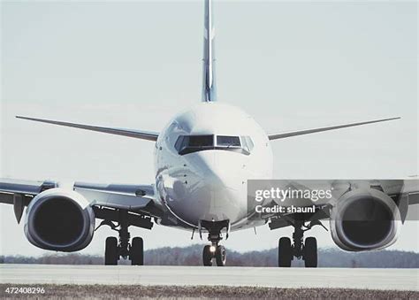 8,125 Plane Front View Stock Photos, High-Res Pictures, and Images ...