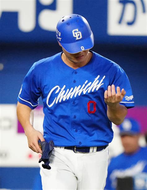 【中日】細川成也がバウアーから左手に死球、途中交代 立浪監督「少し腫れあるが大丈夫と思う」 プロ野球 日刊スポーツ