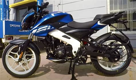 Bajaj Pulsar NS160 Showing 2021 Bajaj Pulsar NS160 12