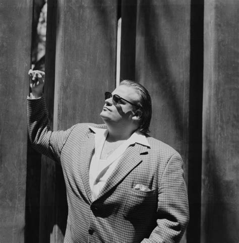This Chris Farley Photo Is More Meaningful Than You Think - dnw9uz8