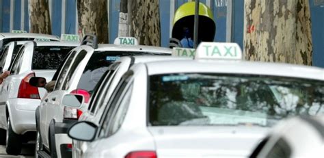 Táxis E ônibus Recebem Faixa Na Região Da Água Rasa Em São Paulo