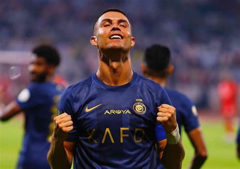 Cristiano Ronaldo Domina Como O Atleta Mais Bem Pago Do Mundo