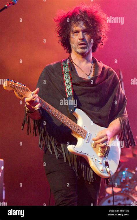 Doyle bramhall ii hi-res stock photography and images - Alamy