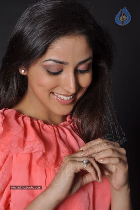Yami Gautam Hot Stills Photo 26 Of 51