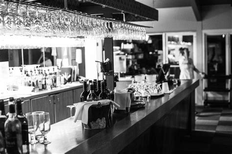 Images Gratuites Noir Et Blanc Verre Restaurant Bar Repas