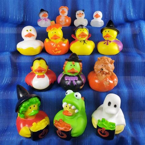 Fun Flock 14 Halloween Rubber Ducks With Glow In The Dark Minis 13