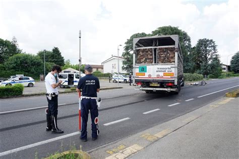 Tragedia Lungo La Via Emilia A Castel Bolognese Anziano Ciclista