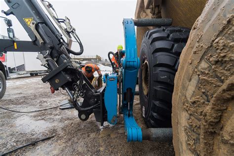 Easy Gripper Crane Module B Professional Tyre Handler