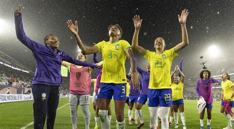 Brasil derrota México e se garante na final da Copa Ouro feminina