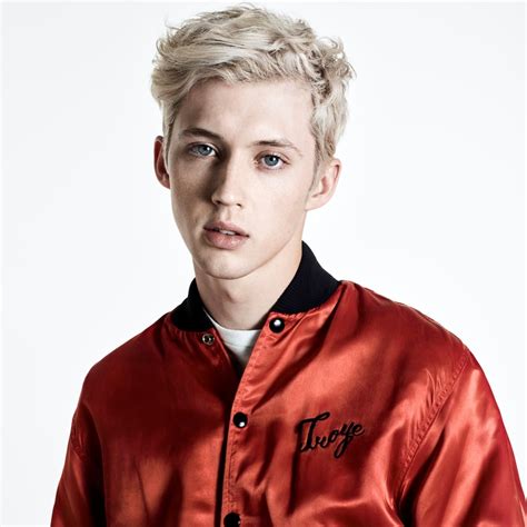 Troye Sivan On Coming Out And Why He Doesnt Want To Be A Gay Icon