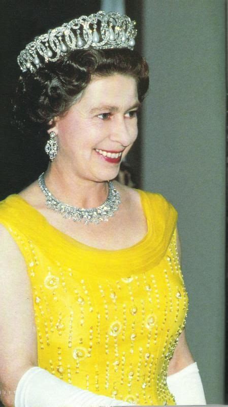 Queen Elizabeth The With Pearl Vlad Tiara 1967 Hm The Queen Royal