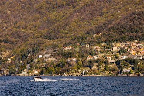 Lago Di Como Lake Como Italy With Palacio S And Water Taxi Stock