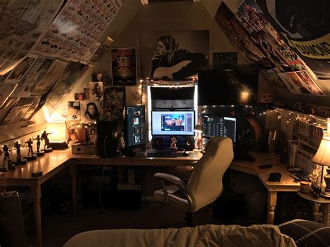 Cozy gaming setup : r/CozyPlaces