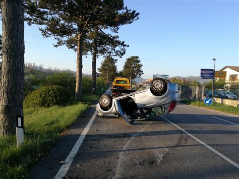 Castel Di Sangro Si Ribalta Con L Automobile Rischia La Vita