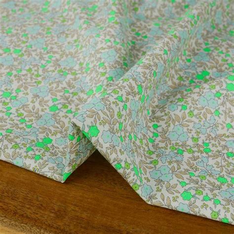 Tissu Coton Motifs Fleurs Fluo Vert