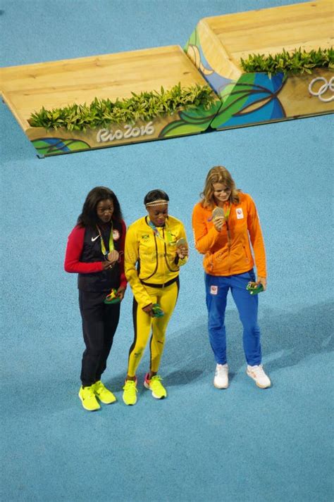 Médaillé Olympique Chez Lévénement De Sprint Du ` S 200m Des Femmes