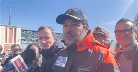 Friuli Salvini In Tour Elettorale Torna A Indossare La Divisa Figli