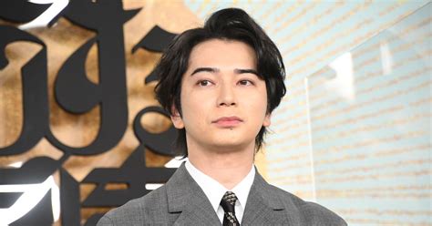 松本潤、10代前半の家康は「楽しんで演じた」 有村架純とかくれんぼ！｜シネマトゥデイ