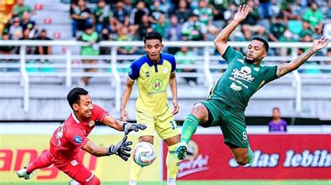 Bri Liga Aji Santoso Tak Masalah Persebaya Vs Psis Semarang Minggu