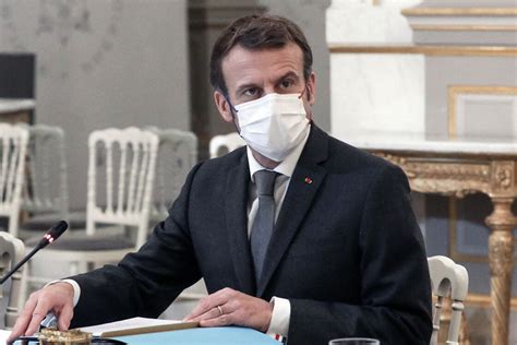 Les non vaccinés j ai très envie de les emmerder Emmanuel Macron