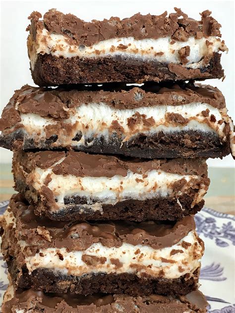 Marshmallow Crunch Brownies | Dixie Chik Cooks