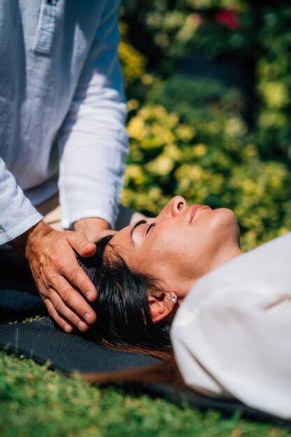 Premium Photo | Reiki healing session