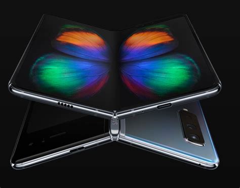 Samsung Galaxy Fold Le Premier Smartphone Cran Pliable Se D Voile