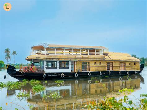 Three Bedroom Premium Houseboat With Upper Deck Jay